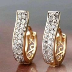 ad eBay - Find many great new & used options and get the best deals for 1 Ct Round Cut Moissanite Women's Huggie Hoop Earrings In 14k Yellow Gold Plated at the best online prices at eBay! Free shipping for many products! Ladies Earrings Jewellery, Earrings For Women In Gold, New Earing Design In Gold, Earrings For 25 Year Old, Hoop Diamond Earrings, Cute Stud Earrings, Gold Earrings Designs, Earrings White, Diamond Hoop Earrings