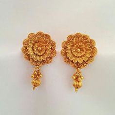 Tops For Ears Gold, Gold Earrings New Designs, Small Earrings Gold, Gold Jewelry Outfits, New Gold Jewellery Designs, Gold Earrings Models, Gold Jewelry Simple Necklace, Handmade Gold Jewellery, Gold Chain Design