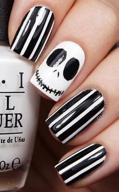 Halloween Nail Art Easy, Black And White Nail, Black And White Halloween, Kutek Disney, French Pedicure, Nagellack Trends