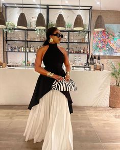 Effortlessly Outfits, Modern Modest Outfits, Casual Birthday Dinner Outfit, Dubai Fits, Work Party Outfit, Women Maxi Dresses, Chic Dressing, Pleated Pant, Chic Dress Classy