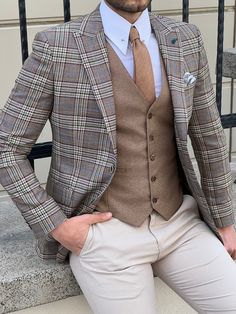 Argeli Red Slim Fit Suit Free Shipping - BOJONI – brabion Beige Suit, Wardrobe Refresh, Black Men Fashion Casual, Pants Gift, Beige Suits, Beige Plaid, Expensive Clothes, Beige Jacket, Iron Shirt