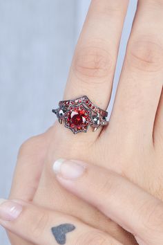 Vampire Skull Ring Set Red Garnet Gothic Skull Engagement Ring Ruby Engagement Rings, Vampire Ring, Vampire Skull, Unique Girls, Skeleton Ring, Skull Cufflinks, Skull Wedding Ring, Gothic Engagement Ring, Skull Engagement Ring