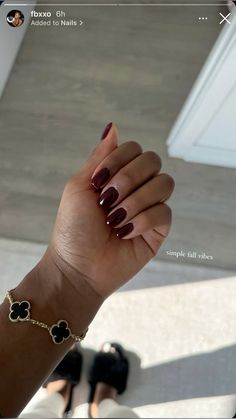 Black Nail Polish On Brown Skin, Short Maroon Almond Nails, Short Gel Nail Color Ideas, Winter Nails One Color, Burgundy Nails Black Women, Burgundy Gel Nails Short, Gel Polish Manicure Short Nails, Winter Nail Colors For Dark Skin, Short Nails Burgundy