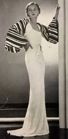 1933/34 Juliet Sleeve, Vintage Fashion 1930s, 1930's Fashion, Fashion Decades, Fashion 1940s, Glamour Vintage