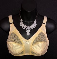 This is a lovely and very soft bra by a company called Winlove if I'm reading the tag correctly. It is wireless but does have options inside the cups for padding if you decide to put any in for an extra lift. Very pretty style, definitely made for beauty as well as comfort. Size 32B, lovely unworn condition. 1980 Fashion, Bra Items, Soft Bra, Sunny Yellow, Sheer Chiffon, Pretty Style, Beautiful Smile Women, Chiffon Lace, Bra Lingerie