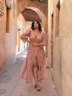 Plus Size Romantic Outfits, Style Seasons, Fancy Lunch, Curvy Boho, Styles Clothing, Fancy Fits, Boho Summer Outfits, Dirty 30, Crochet Maxi