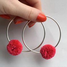 Gift Rap, Pompom Art, Chain Bracelet Diy, Pom Earrings, Make Your Outfit, Pom Pom Earrings, Candy Red, Goals Pictures, Bracelet Diy