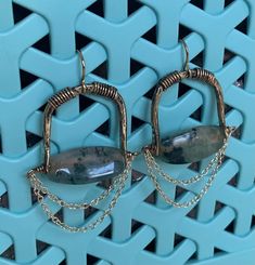 Handsome moss agate beads framed by hand forged brass and adorned with gold toned chain. They are earthy modern and easy to pair with. Earthy Modern, Bead Frame, Design Jewelry, Agate Beads, Moss Agate, Hand Forged, Favorite Jewelry, Jewelry Earrings Dangle, Dangle Drop Earrings