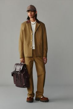 Louis Vuitton Resort 2025 Menswear Collection Louis Vuitton Menswear, Louis Vuitton Presents, Souvenir Jacket, Sneakers Patterns, Autumn Street Style, Pharrell Williams, Casual Chic Outfit, Menswear Collection, Men's Wardrobe