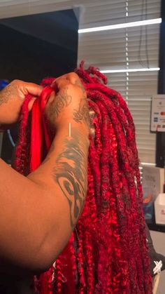 Women Locstyles | Check out this style with @caswithchey My first attempt at a pipe cleaner styleeeee 🥹 I don’t think I did too bad at all 🤷🏽‍♀️. I was... | Instagram Knotless Braids Over Locs, Long Loc Styles, Short Loc Styles, Loose Braids, Red Ombre, African Braids, Long Braids, Goddess Braids, Faux Locs