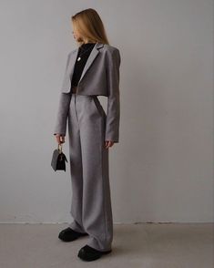 Elegant Outfit Classy Petite, Cropped Suits For Women, Classy Vintage Outfits, Chique Outfits, Woman Suit Fashion, Classy Work Outfits, Mode Inspo, Looks Chic, 가을 패션