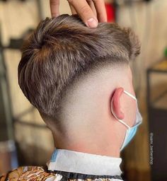 Haircut Selfie, Photo Hijab, V Hair, Men Haircut Curly Hair, Cool Mens Haircuts, Cute Hairstyle, Mens Fade, Faded Hair