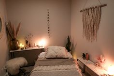 Healing Room Decor, Reiki Room Decor, Healing Pictures, Reiki Room Ideas