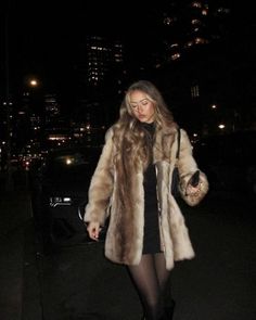 Chique Outfit, Mob Wife, Wife Life, Night Out Outfit, Winter Fits, Coat Outfits, Looks Chic