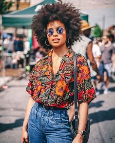 Makherana mutshidzi mutshidzinikky@gmail.com Thrift Refashion, Bandana Bayi, Bushwick Brooklyn, Style Africain, Chique Outfits, Look Retro, Foto Tips, Block Party