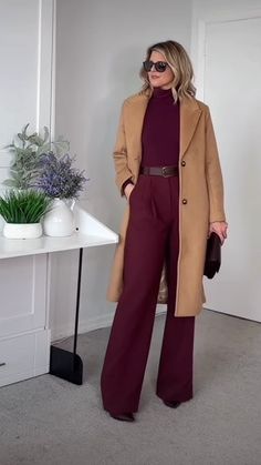 Burgundy Pants Outfit, Maroon Outfit, Burgundy Outfit, Burgundy Pants, Modern Streetwear, Color Combinations For Clothes, Winter Outfit Ideas, Aesthetic Outfit Ideas