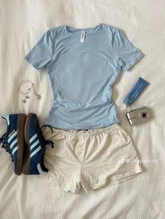 Outfit Inspo Summer Aesthetic, Holister Outfits Aesthetic, Cozy Outfits Aesthetic, Cute Comfy Outfits For Summer, Aesthetic Casual Outfits, Cozy Summer Outfits, Spring Outfit Aesthetic, Casual Spring Outfit, Outfit Inspo Summer