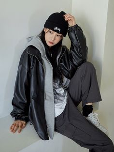 Relaxed Fit Faux Leather Jacket Leather Jacket Outfit Korean Style, Baggy Pants Leather Jacket, Dark Academia Streetwear, Hoodie Leather Jacket Outfits, Leather Jacket Hoodie Outfit, Jacket Over Hoodie Outfit, Female Motorcycle Outfit, Kpop Casual Outfits, China Fashion Street Style