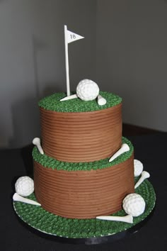 a cake made to look like a golf course