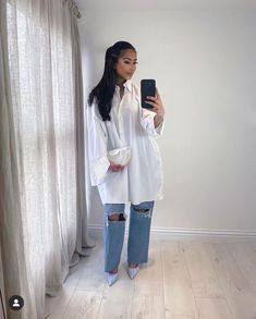 White Top And Jeans Outfit Classy, Shirt And Jeans Outfit, White Top And Blue Jeans, Chic Clothing Style, Cute Modest Outfits, Stylish Work Attire, White Button Down Shirt