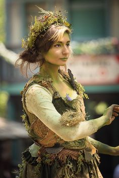 Voice of Nature — compost-pile: some photos as me as Dryad! sorry... Woodland Fairy Costume, Mother Nature Costume, Faerie Costume, Spirit Costume, Ren Faire Costume, Forest Elf, Element Water