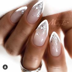 Christmas Nails French Tip Holidays, Christmas French Nails, Almond Nail Ideas, Spring Manicure, Nails Designer, Sassy Nails, Almond Nails Designs, Almond Nail