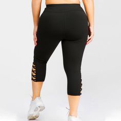 Black Plus Size Cross Me Pocket Capri – Runner Island® Black Plus Size, Criss Cross