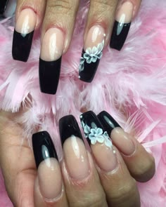 Acrylic Flowers On Nails, Black Flower Nails, Black Floral Nails, Grunge Nails, Gem Nails, Kawaii Nails, Laugh Out Loud