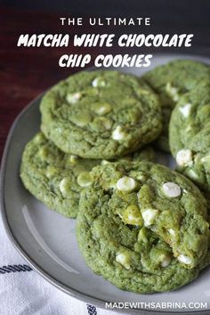 Perfectly chewy cookies with aromatic matcha powder and indulgent white chocolate. Matcha Powder Recipes, Matcha Dessert Recipes, Green Tea Dessert, Green Tea Cookies, Matcha Dessert, Green Tea Leaves