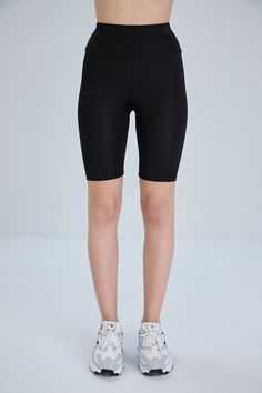 Black Short Leggings, High Waist Polyester Daily Wear Short Leggings, Provides Comfort and Style All Day Long with Its Flexible Structure. Introducing Black Classic Short Leggings - High Waist Polyester Casual Comfortable Short Leggings (95% Polyester 5% Elastane) | Stretch for All Day Comfort and Style! Dimensions: Length: 48cm Waist 34cm in size 36 (S) Mannequin height 180cm  Size on mannequin: 36(S)  Sizes: 36-38-40-42 -44-46-48-50 These Black Classic Short Leggings are destined to become a w Black Short Leggings, Legging Court, Short Noir, Legging Outfits, Womens Leggings, Short Leggings, Outfits With Leggings, High Waisted Leggings, Black Shorts