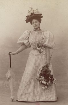 History Fashion, Victorian Clothing, Victorian Women, Antique Clothing, Old Fashion