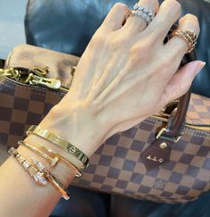 Cartier Stack, Gucci Pink, Antique Bridal Jewelry, Looks Party, Luxury Purses, Dubai Fashion