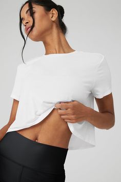 The Cropped All Day Short Sleeve is the ultimate everyday, throw-on-and-go crew neck tee. It’s made from super-soft, lightweight modal jersey fabric and hits right at the waist — perfect for creating effortless and endless outfits with any Alo bottom. Wear it solo or layered under a light cover up and get going. Best Gym, 2024 Christmas, Woman Back, Gym Tops, Light Cover, High Waist Bottoms, Back Women, Alo Yoga, Crew Neck Tee