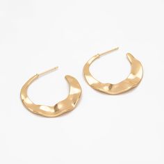 Material: 18K gold plated brass, lead nickel free Size: 29x30mm approx. ( see pic 2) Quantity: 4pcs Ear backs to match: https://www.etsy.com/shop/Nbeads?ref=seller-platform-mcnav&search_query=ear+back More gold findings here: https://www.etsy.com/shop/Nbeads?ref=seller-platform-mcnav&search_query=gold+plated Gold Crescent Hoop Earrings For Everyday, Modern Gold Crescent Hoop Earrings, Everyday Gold Crescent Hoop Earrings, Modern Gold-tone Metal Hoop Earrings, Gold Crescent Hoop Earrings With Hammered Detail, Gold Hammered Crescent Hoop Earrings, Modern Gold Hammered Hoop Earrings, Modern Gold Plated Circle Hoop Earrings, Trendy Gold Crescent Earrings