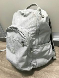 Kipling School Bags, Pretty School Bags, Kipling Backpack Aesthetic, Backpacks Grunge, Mochila Aesthetic, Backpacks School, Stylish School Bags, School Bag Essentials