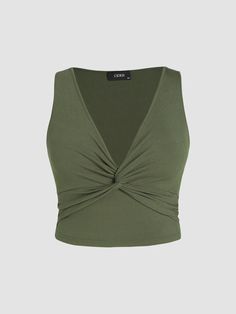 Obsessed with this! Check it out on Cider: http://ciderhere.com/FqJLJN Green Clothes, Knit Shirts, Twist Front Crop Top, Backless Dress Summer, Slim Fit Crop Top, Crop Tank Top, Look Casual, Twist Front