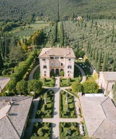 Beautiful wedding venue italy Tuscany Wedding Venue, Villas In Italy, Tuscany Villa, Hgtv Dream Home, Garden Venue, Italy Map, Italian Garden, Italian Villa