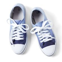 Blue Ombré Dyed Canvas Shoes How To Dye Shoes, Diy Sneakers, Canvas Hat, Fabric Scarf, Boost Your Mood, Crystal Shoes, Valentine T Shirts, Michael Store, White Slip