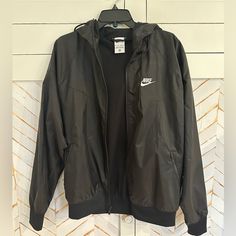 Nike Rain Jacket (Xs) - Never Worn Nike Rain Jacket, Jackets Men Fashion, Black Nikes, Nike Jacket, Nike Women, Rain Jacket, Mens Jackets, Active Wear, Jackets For Women