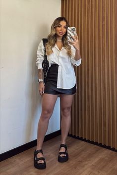 A Skirt Outfit, Jean Skirt Outfits, Office Outfits Women, Looks Street Style, A Skirt, Skirt Outfit