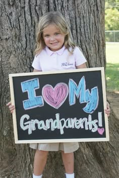 Grandparents Day Preschool, Grandparents Day Activities, Birthday Presents For Grandma, National Grandparents Day, Grandparents Day Crafts, Presents For Grandma, Happy Grandparents Day, March Crafts, Grandparents Day Gifts