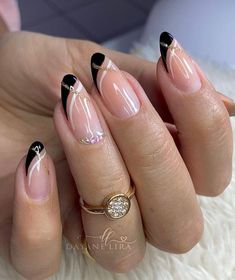 Black White Gold Nails, Desain Salon Kuku, Elegant Touch Nails, Gel Nail Art Designs, Subtle Nails, Work Nails, Blush Nails, Nail Art Designs Videos, Short Acrylic Nails Designs