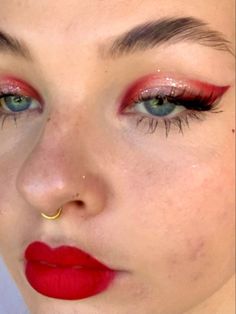 Mekap Mata, Red Eye Makeup, 20 Makeup, Smink Inspiration, Red Makeup, Makijaż Smokey Eye, Makeup Aesthetic