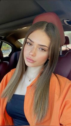 Brown Hair Women, Pelo Color Caramelo, Beer For Hair, Face Pic, Pale Skin Makeup, Real Princess