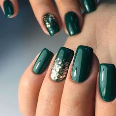 Get some extra luck with these elegant and stylish St. Patrick's nails designs and ideas. Green Nail Art, Summer Nail Art, Green Nail Designs, Nail Colors Winter, Green Nail Polish, Green Nail, Winter Nail Designs, Pretty Nail Art, Popular Nails