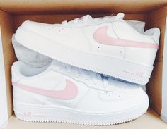 Nike Shoes Air Force, White Nike Shoes, Pretty Shoes Sneakers, Nike Air Shoes, Cute Nike Shoes, Cute Nikes, Shoe Inspo, Swag Shoes, Nike Shoes Women