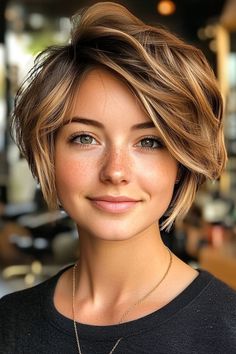 Bob Haircuts Layered, Haircuts Layered, Hair Movement, Mom Haircuts, Layered Bob Haircuts, Caramel Balayage