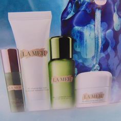 La Mer The Miracle Moments Collection La Mer's Most-Loved Essentials The Moisturizing Soft Cream Net Wt 0.5oz/15ml The Treatment Lotion Net Wt 1.0oz/30ml The Regenerating Serum Net Wt 0.17oz/5ml The Cleansing Foam Net Wt 1.0oz/30ml Bag New Boxed As Pictured Neutral Eyeshadow Palette, Serum Face, Firming Serum, Neutral Eyeshadow, Skincare Gift Set, Skin Care Serum, Skin Care Gifts, Cream Blush, Eye Serum