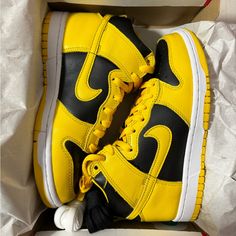 Brand New Full Box Women’s Size 6 = Men’s Size 4.5 Women’s Size 6.5 = Men’s Size 5 Yellow Trainers, Nike Models, Wu Tang Clan, Nike Dunk High, Dunk High, Wu Tang, Basketball Sneakers, Nike Fashion, Nike Shoes Women