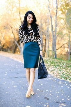 Embroidery Pearls, Blue Pencil Skirt, Look Office, Leopard Sweater, Thumbnail Image, Blouse Casual, Linen Blouse, Looks Chic, Fashion Mode